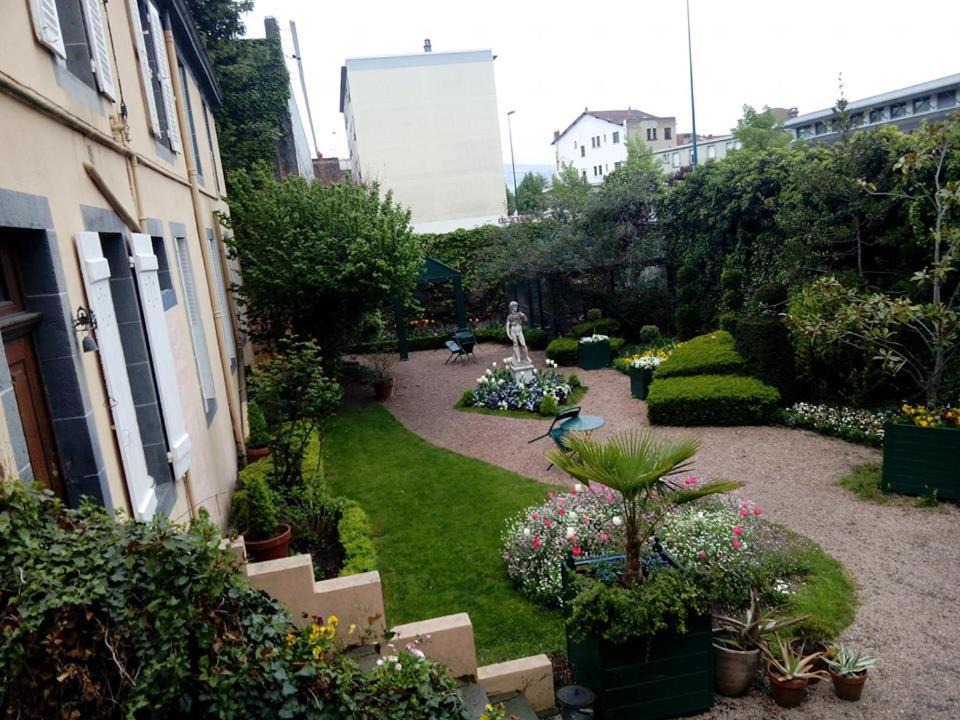 La Pradelle Bed & Breakfast | Propriété Charbaymond