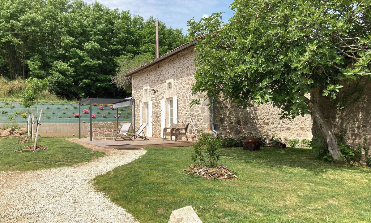 Le Bourdeix House | Quiet country property, sleeps 6-8, linen provided