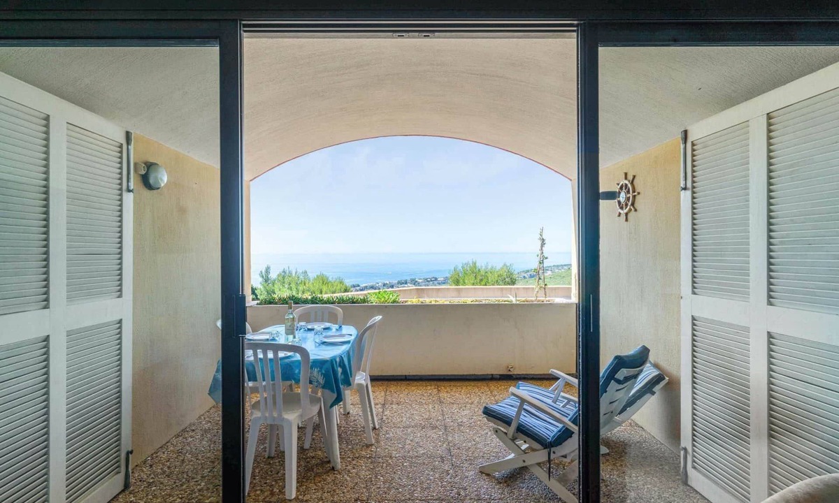 Cassis Apartment | Quiet, Spacious, Ocean View, Pool, and Garage