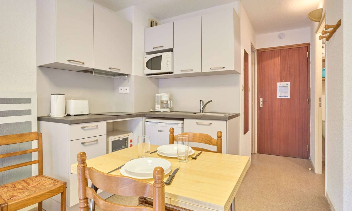 Barbotan-les-Thermes Apartment | Quiet studio with Wifi and parking in Barbotan-les-Thermes