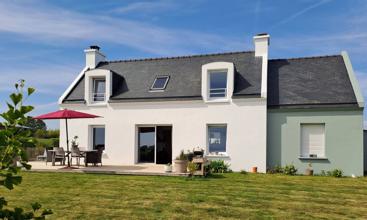 Treffiagat Villa | Quiet villa with sea view