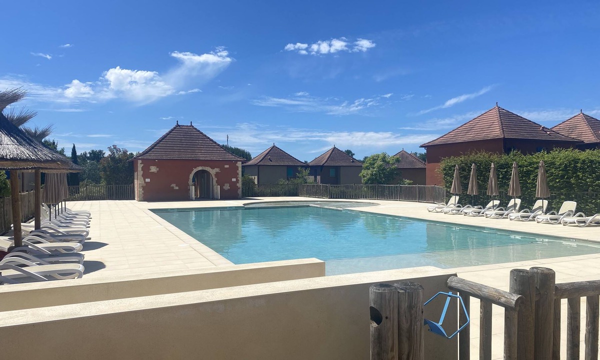 Prayssac Apartment | Résidence Claire Rive. Appartement Avec Piscine à 25km de Cahors