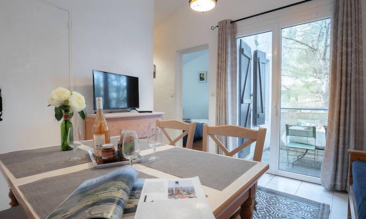 Boulouris-sur-Mer Apartment | Résidence Les Jardins d'Azur by Interhome