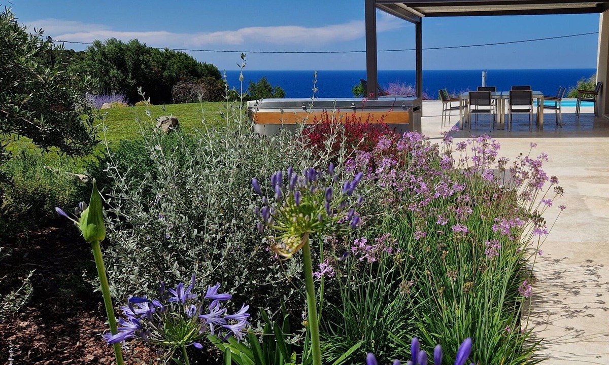 Marine de Davia Villa | Recent single-storey villa with sea and mountain views 10 people heated pool