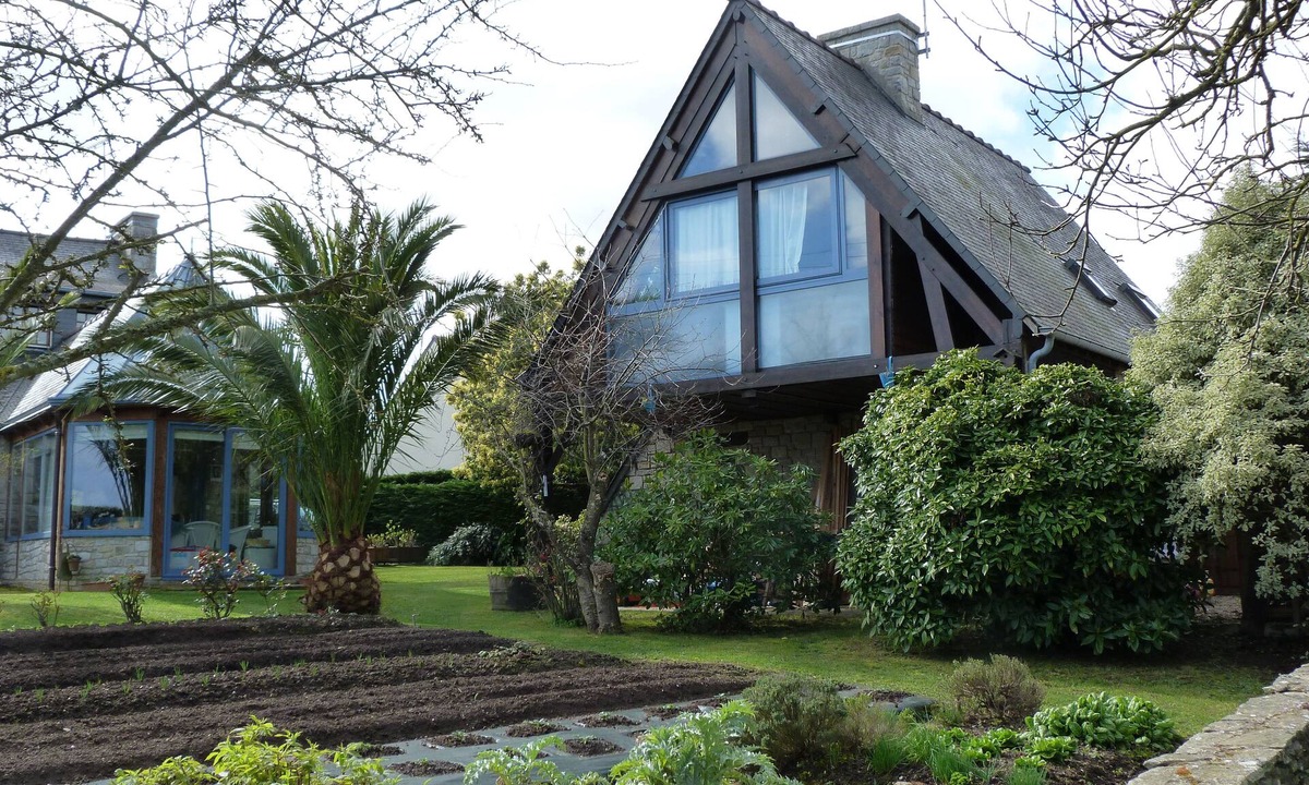 Saint-Cast-le-Guildo Apartment | Rent large, independent apartment T2 set on the sea.