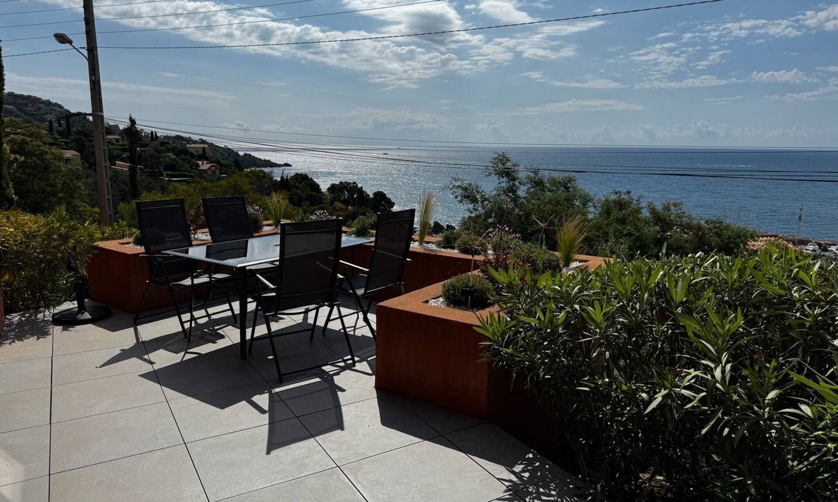 Theoule-sur-Mer Apartment | Residence Arc-en-Ciel 5 Star App. A modern with stunning Sea Views and Pool