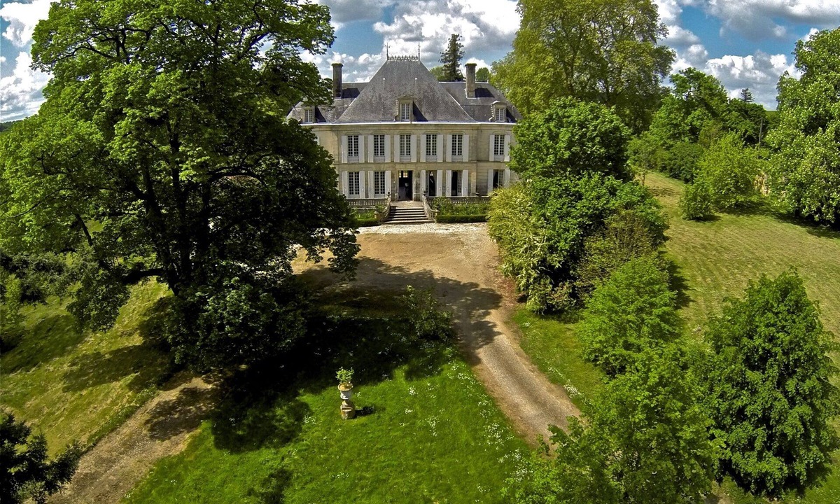Saint-Savinien House | Romantic chateau XIX in big private estate with river and pool. Weddings