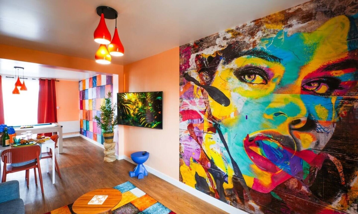 Plouay Apartment | Romantic Suite Bretagne Sud Balneo, Games&Cinema