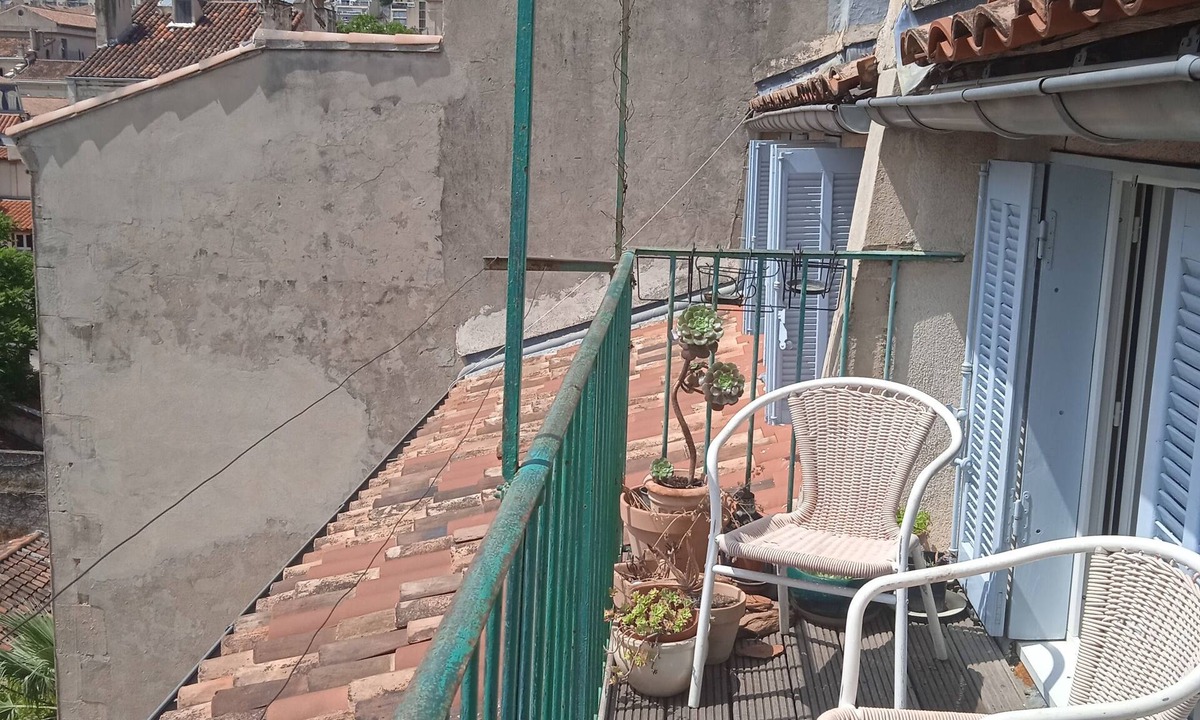 Vauban Bed & Breakfast | Room in quiet, central apartment