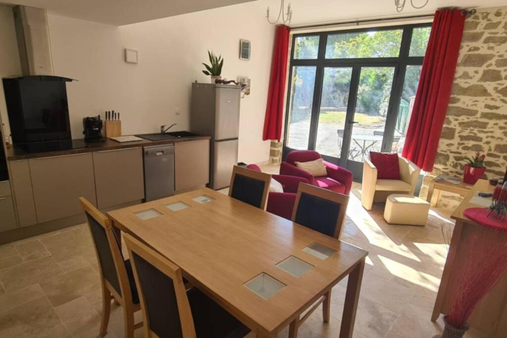 Sainte-Eulalie Apartment | Ruby - Gîte 2 chambres dans vieux prieuré près de Carcassonne