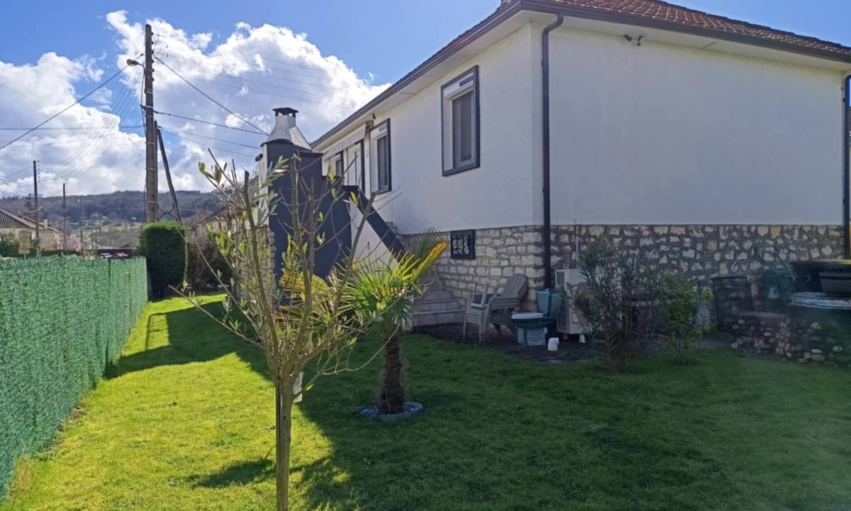 Terrasson-la-Villedieu House | Sacha house in a quiet urban area