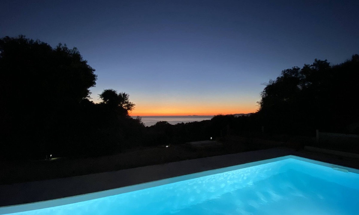 Portigliolo House | Single-storey villa, sea view, swimming pool, 5' from beaches, peaceful setting.
