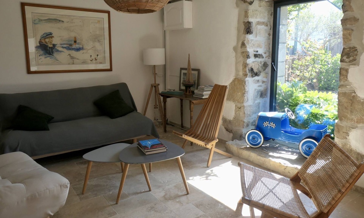 Arradon House | Small farmhouse between town and gulf