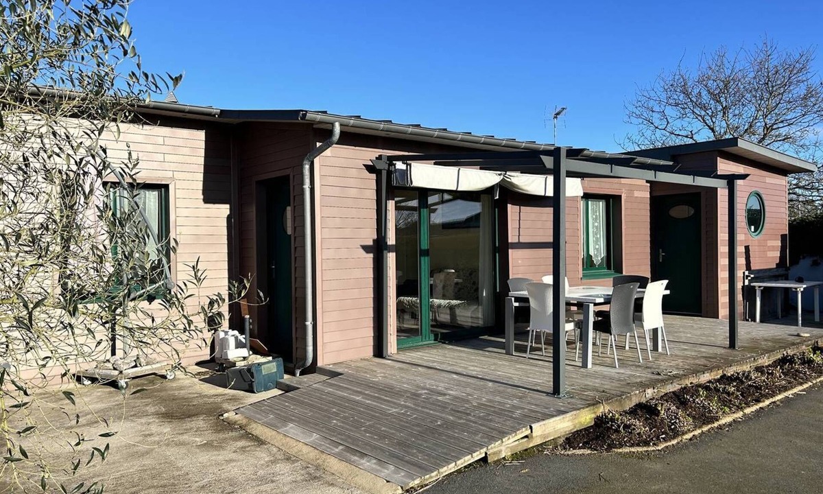 Erquy Ski Chalet | South-facing chalet in Erquy | 8 guests | Ref 759