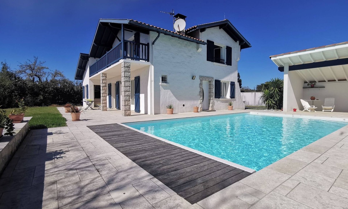 Boucau House | South-facing house close to the ocean with pool and mountain views - 8 pers.