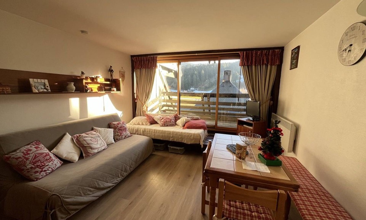 Laveissiere Apartment | South-facing studio in the heart of the resort, direct slope access