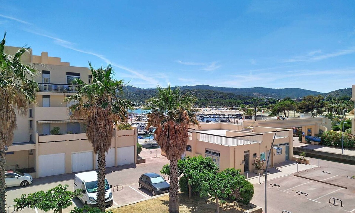 La Faviere Apartment | Spacious 2BR with pool and parking in La Favière