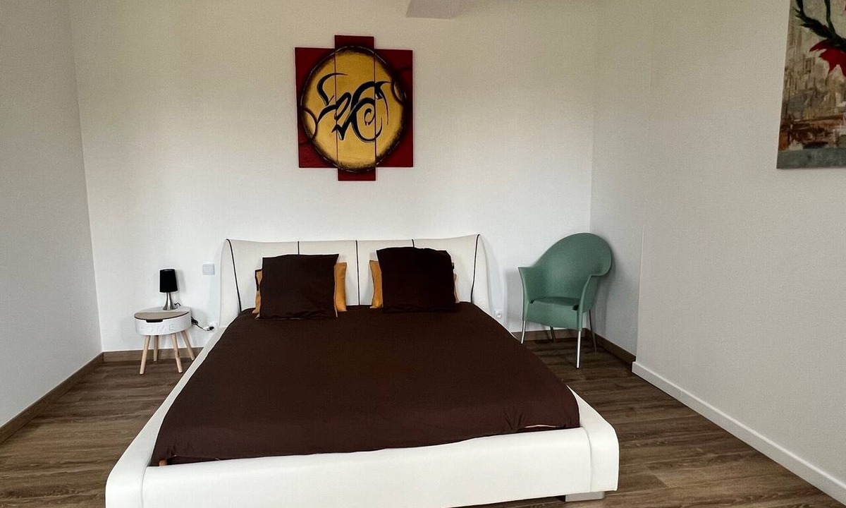 La Roche-Chalais Cottage | Spacious and modern gîte in a quiet city centre