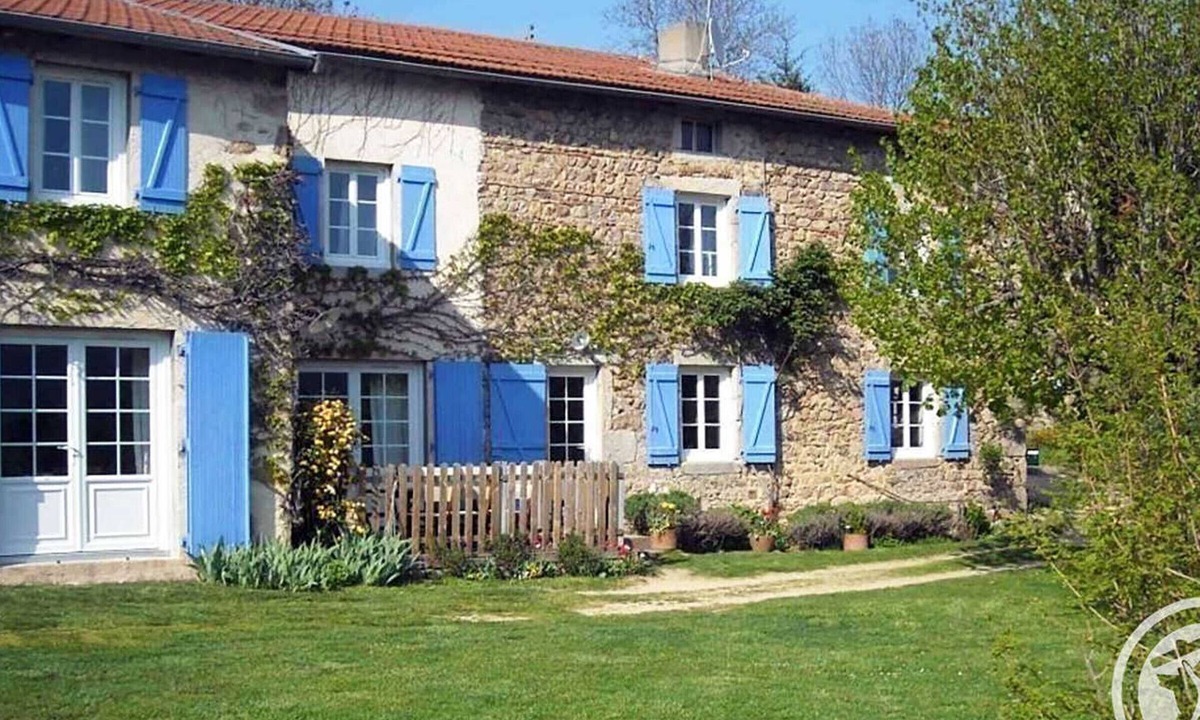Saint-Alban-les-Eaux Cottage | Spacious cottage with peaceful garden and children's play area