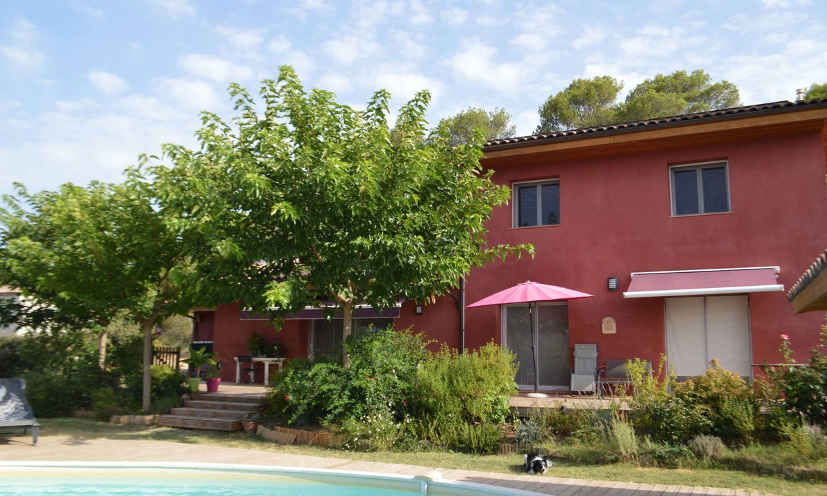Carces House | Spacious ecological family home, quiet, dominant view, swimming pool,