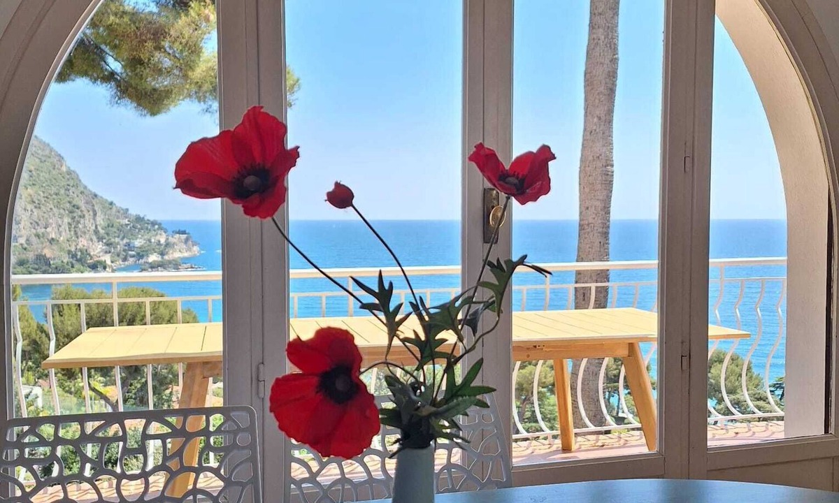 Eze Villa | Spacious family villa overlooking the Mediterranean