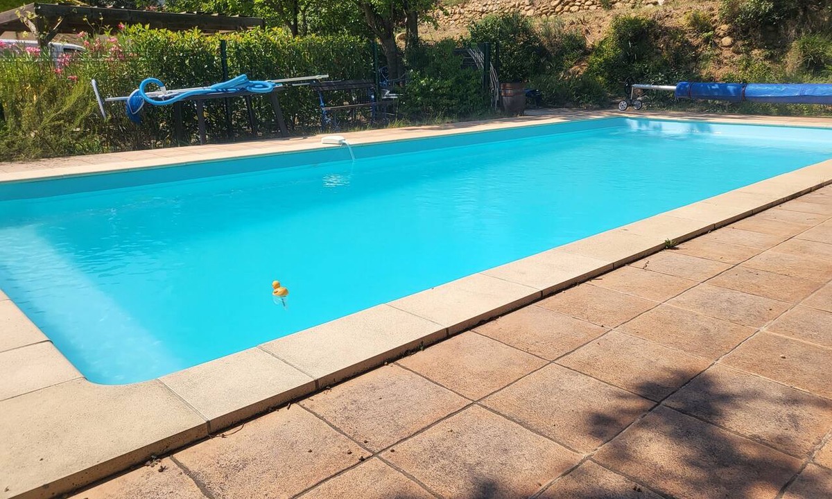 Reynes Apartment | Spacious, fully equipped studio with a terrace, large pool, and shared kitchen
