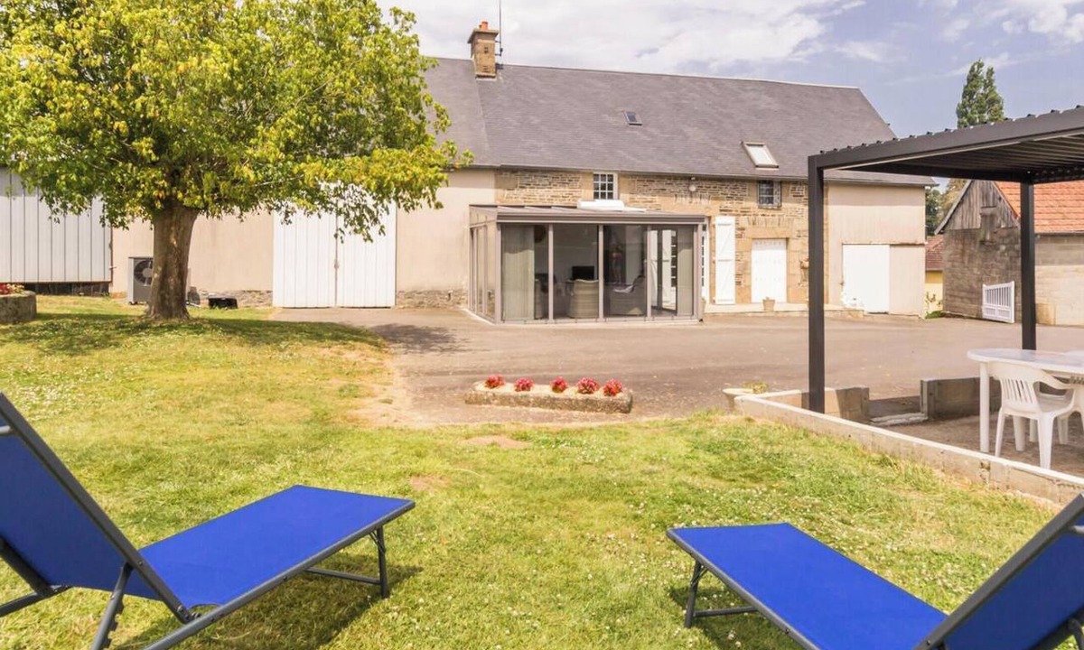 Les Loges-Marchis Cottage | Spacious house with parking - 6 guests