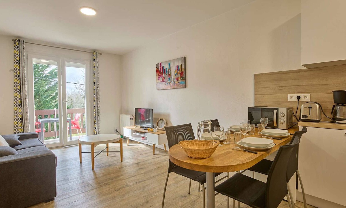 Barbotan-les-Thermes Apartment | Spacious renovated T2 with balcony, wifi and pets allowed in Barbotan-les-Thermes