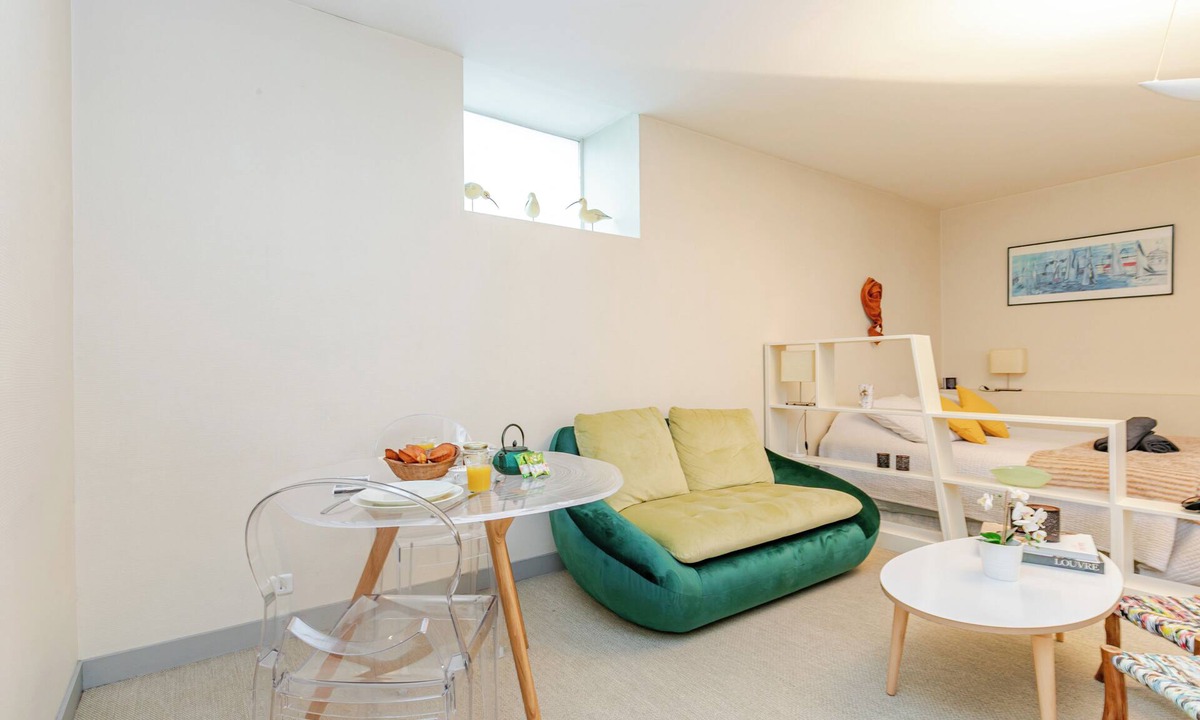 Notre-Dame-des-Champs Apartment | Spacious studio, chic and quiet, attractive Bon Marché district