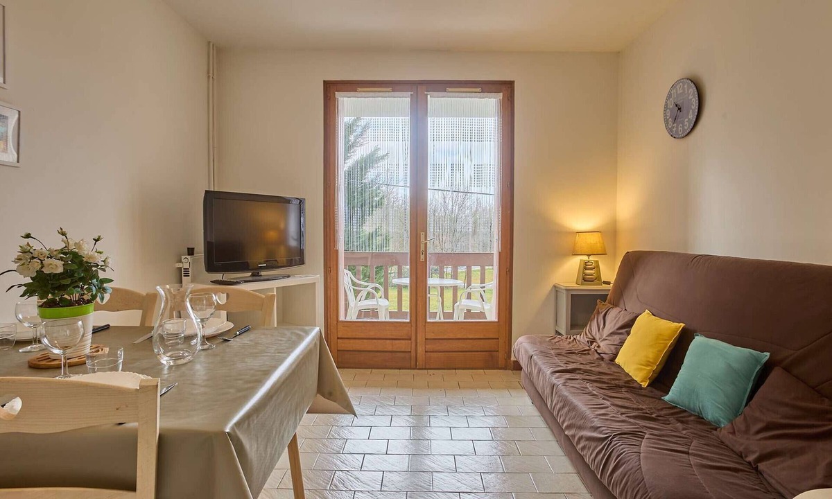 Barbotan-les-Thermes Apartment | Spacious T2 with Wifi in Barbotan - Pets Welcome