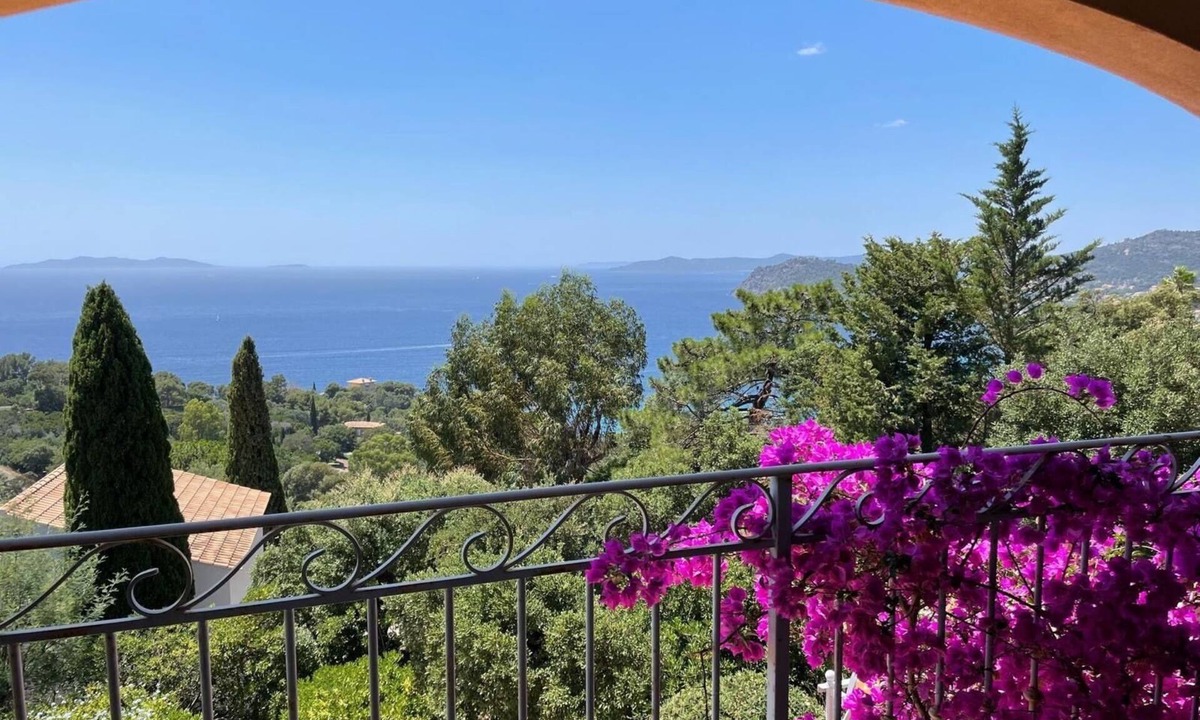 Rayol-Canadel-sur-Mer Villa | Splendid villa 250m2, sea view, swimming pool.
