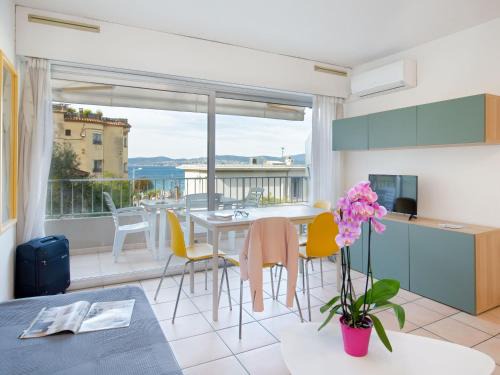 Saint-Raphael Apartment | Studio 2 pers climatisé, proche plage et commerces, WiFi - FR-1-466A-24