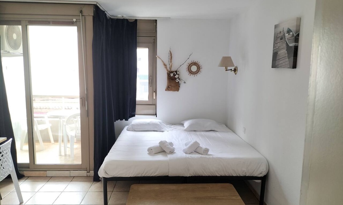 Juan-les-Pins Apartment | Studio 208 bord de mer Résidence Graziella
