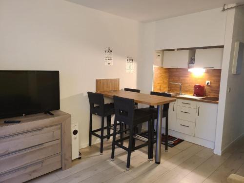 Le Port Apartment | Studio 4 couchages, parking privé, à deux pas de la plage