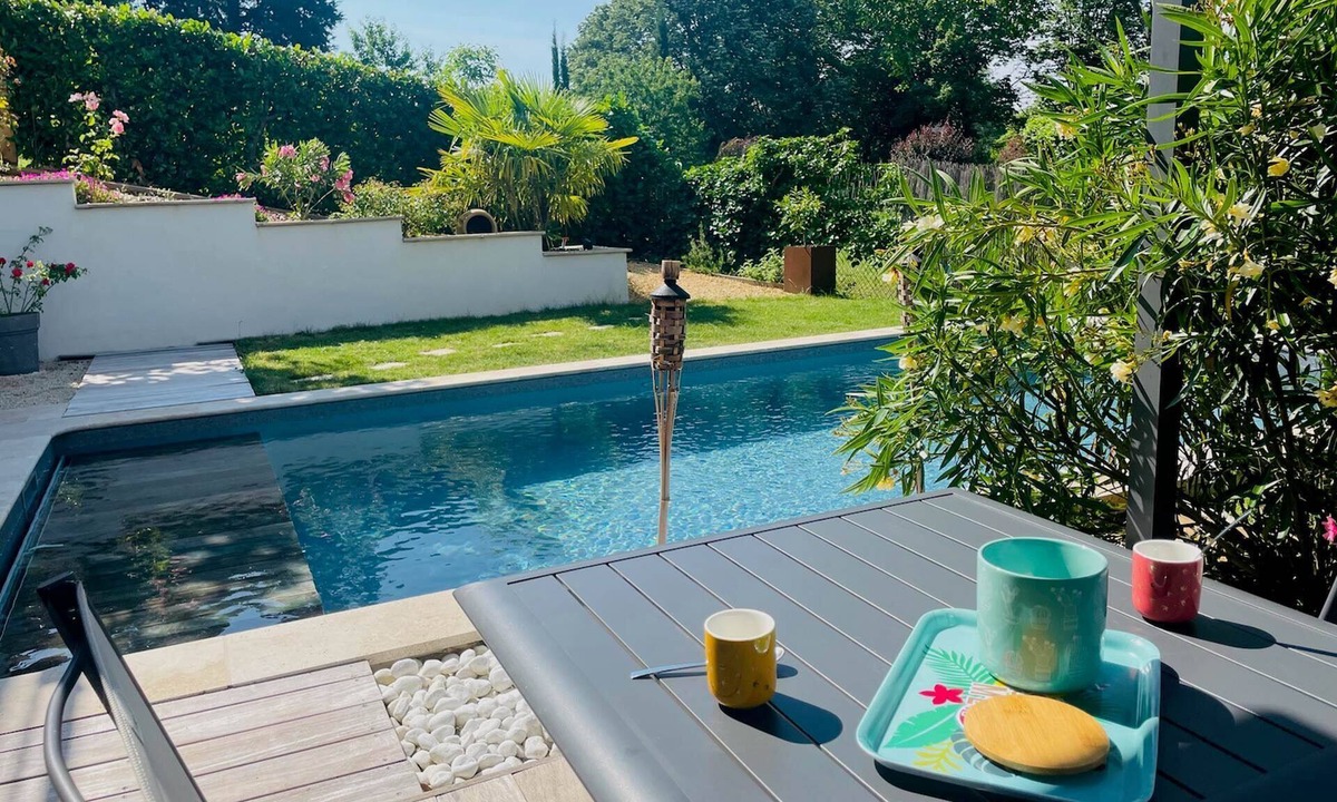 Sarlat-la-Caneda House | Studio Anemone: self-catering cottage in Sarlat with private heated pool