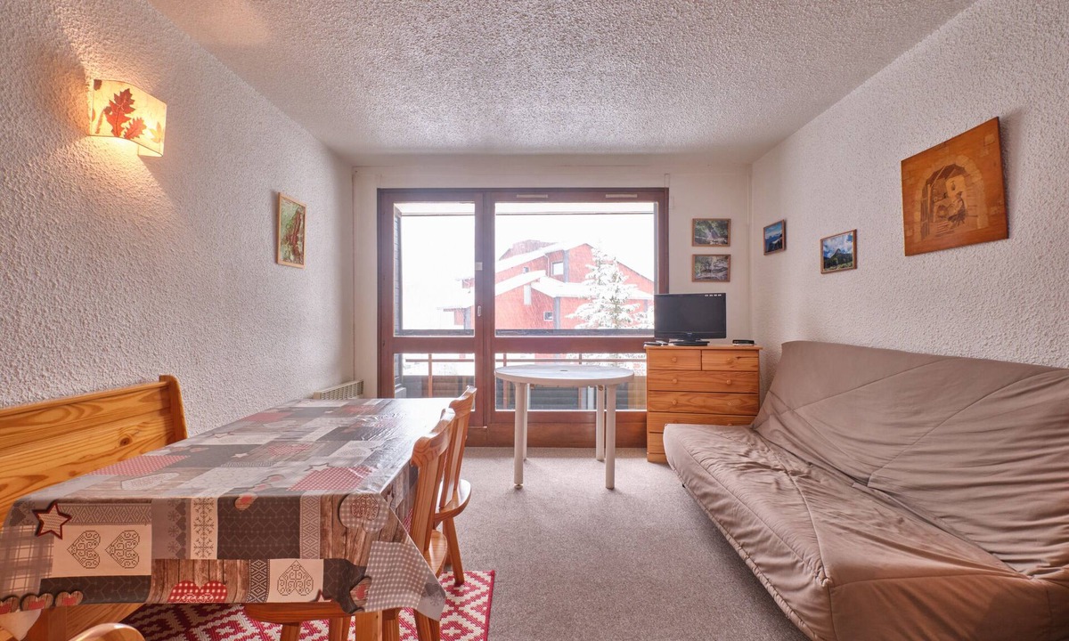 Correncon-en-Vercors Apartment | Studio Apartment 'Herbouilly' with Mountain View and Balcony