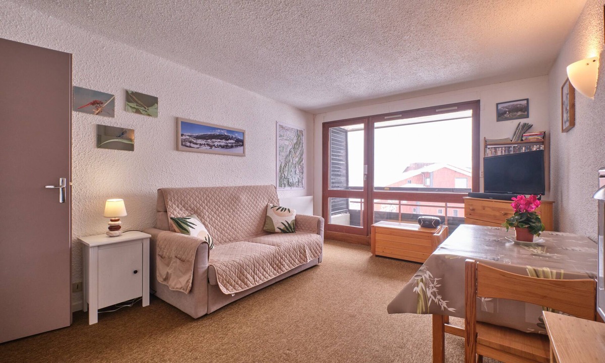 Correncon-en-Vercors Apartment | Studio Apartment 'Herboully' with Mountain View and Private Terrace
