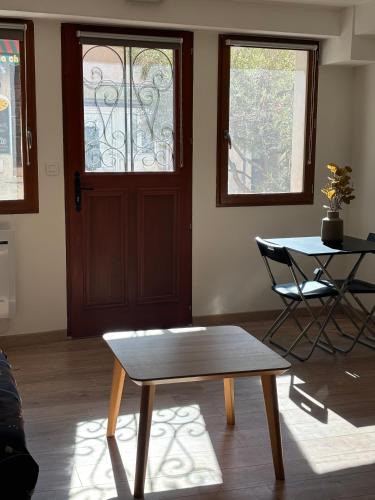 Vitrolles Apartment | Studio au cœur du vieux village