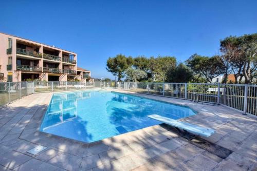 Saint-Aygulf Apartment | Studio avec piscine à 100 m de la plage