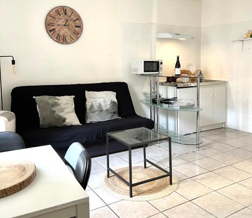 Carpentras Apartment | Studio cœur de ville avec salle de bain privative & kitchenette