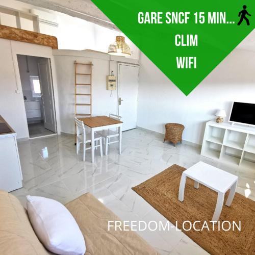Les Arcs-sur-Argens Apartment | Studio centre ville LES ARCS avec vue sur massif des maures