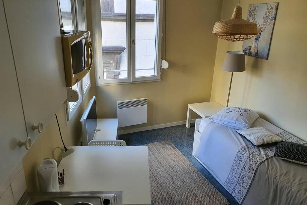 Clermont Ferrand City Centre Apartment | Studio Centre Ville de Clermont Ferrand Place de Jaude