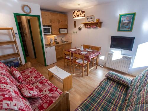 Chamonix City Centre Apartment | Studio Chamonix 20m², 4 pers, balcon, parking - FR-1-517-40