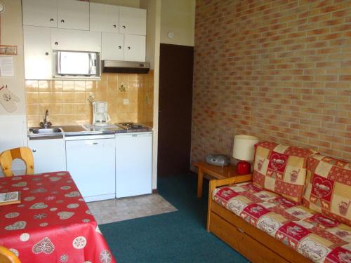 Pralognan-la-Vanoise Apartment | Studio cosy centre, balcon sud, animaux et parking - FR-1-464-129