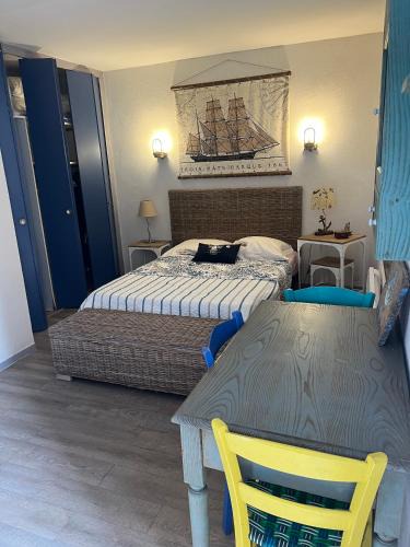 Cap Benat Apartment | studio dans domaine privé