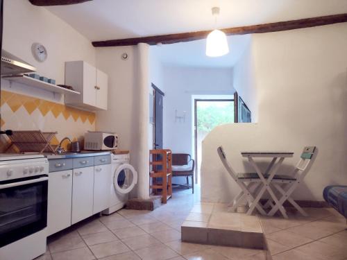 Riez Apartment | Studio Genêt Verdon Provence