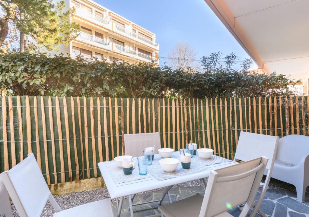 Arcachon Apartment | Studio le Galion-2 by Interhome