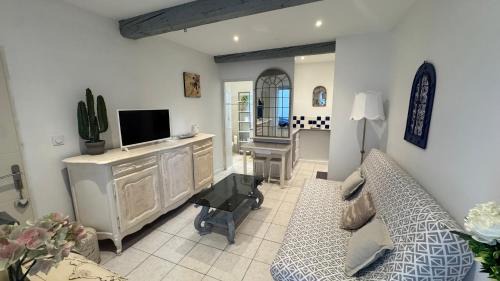 Mirepoix Apartment | Studio Mirepoix