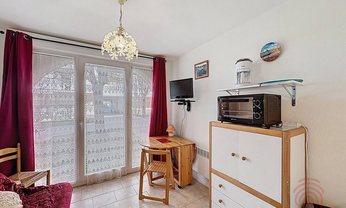 Lamalou-les-Bains Apartment | Studio pets allowed - 2 guests. Garden nearby