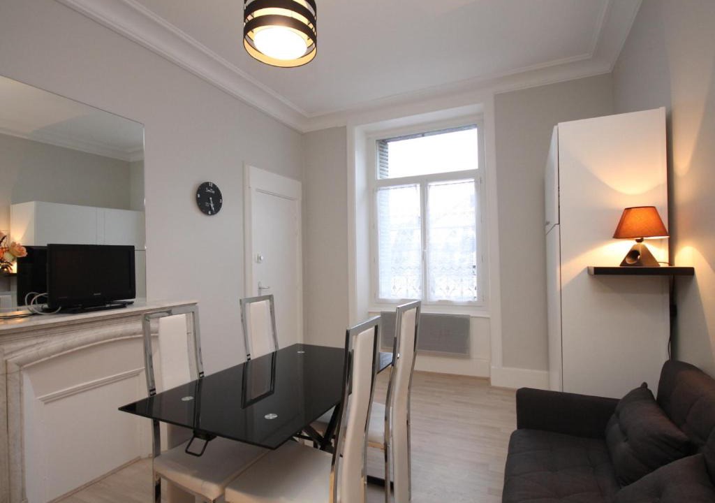 Mont-Dore Apartment | Studio rénové centre Mont-Dore avec wifi - FR-1-608-176